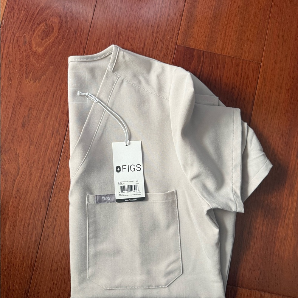 FIGS Neutral Grey Scrub Top